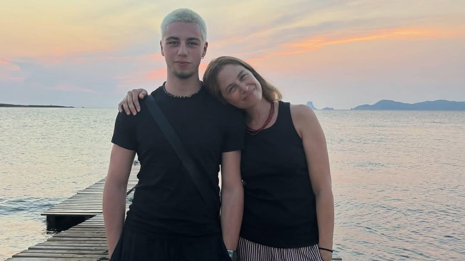 Martina Klein presume de su hijo Pablo en su 21º cumpleaños y todos coinciden en lo mismo: es idéntico a ella