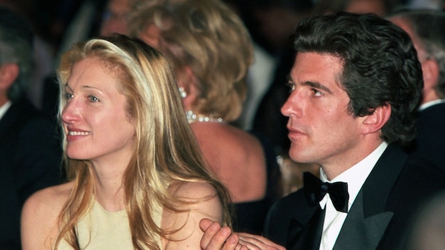 Carolyn Bessette-Kennedy y John Fitzgerald Kennedy Jr en 1996