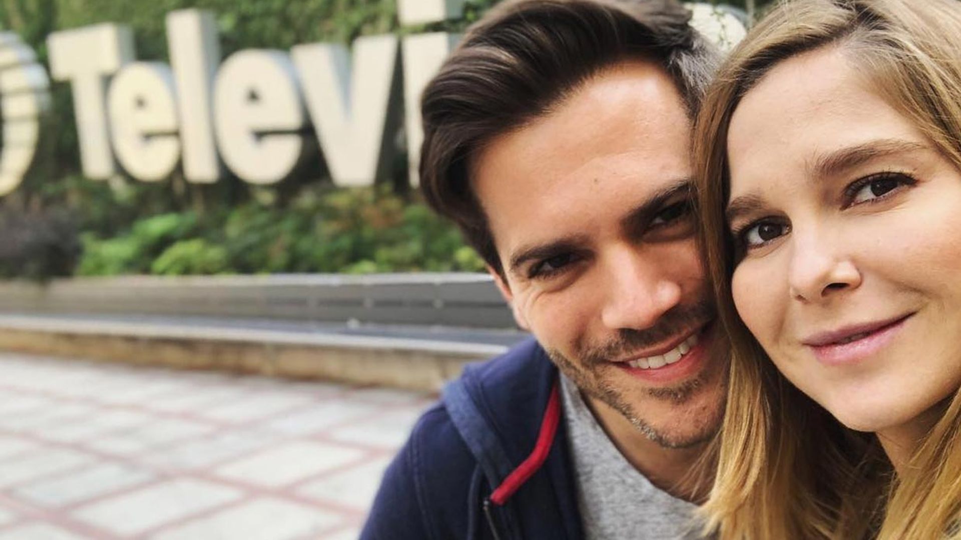 El 'selfie' familiar más divertido y natural de Natalia Sánchez y Marc Clotet