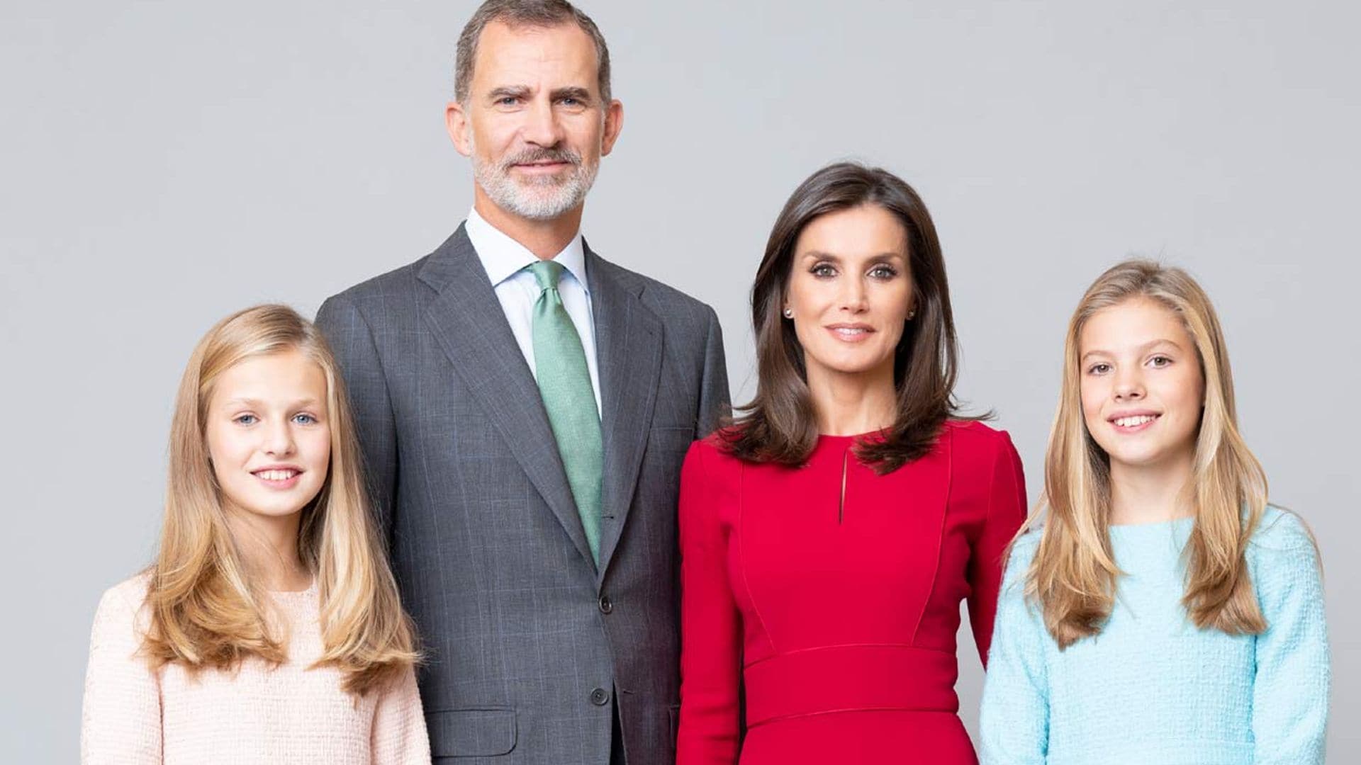 Así es el nuevo retrato de los Reyes con la princesa Leonor y la infanta Sofía