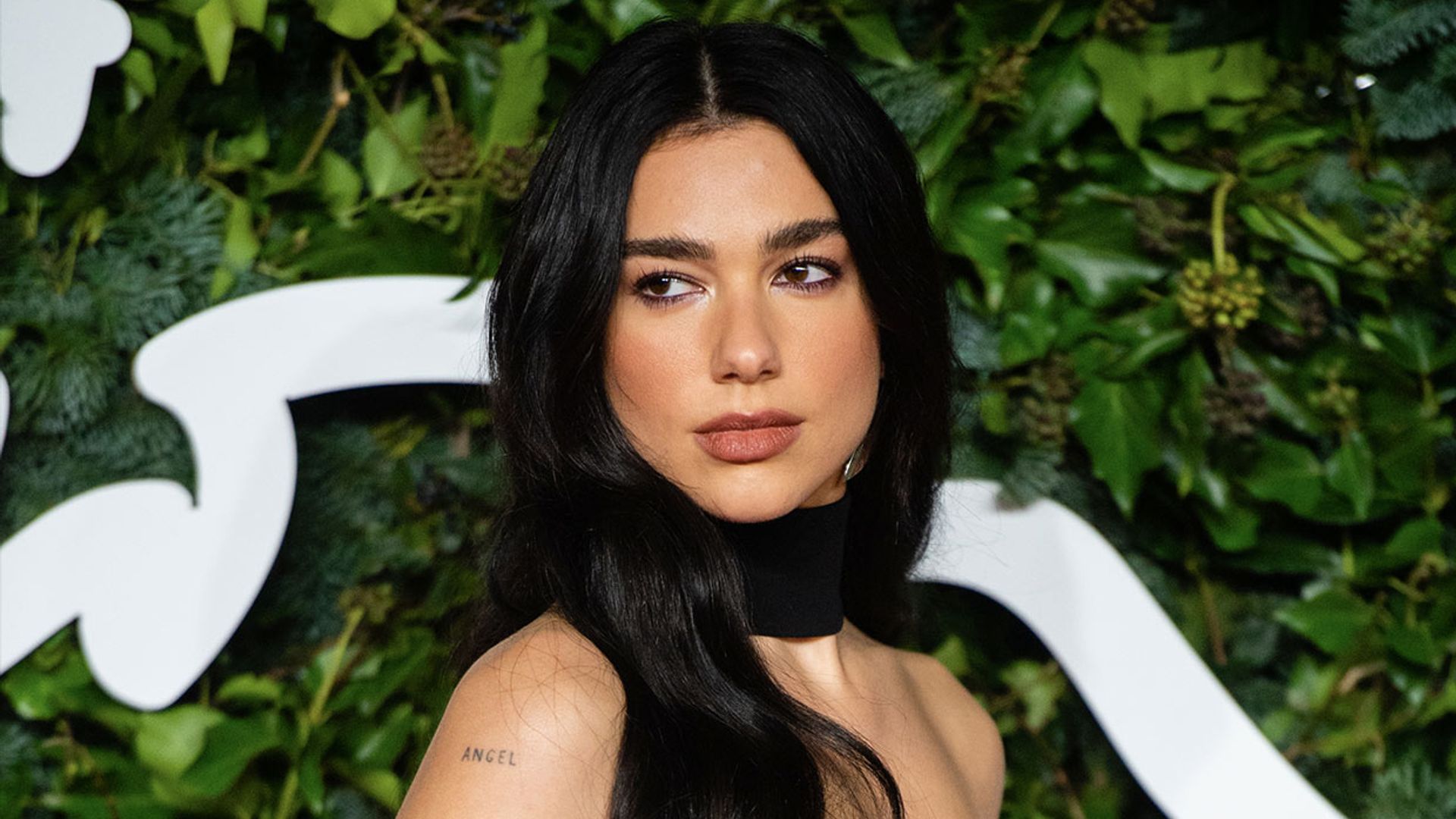 Descubrimos al diseñador veinteañero que ha conquistado a Dua Lipa con sus vestidos de fiesta