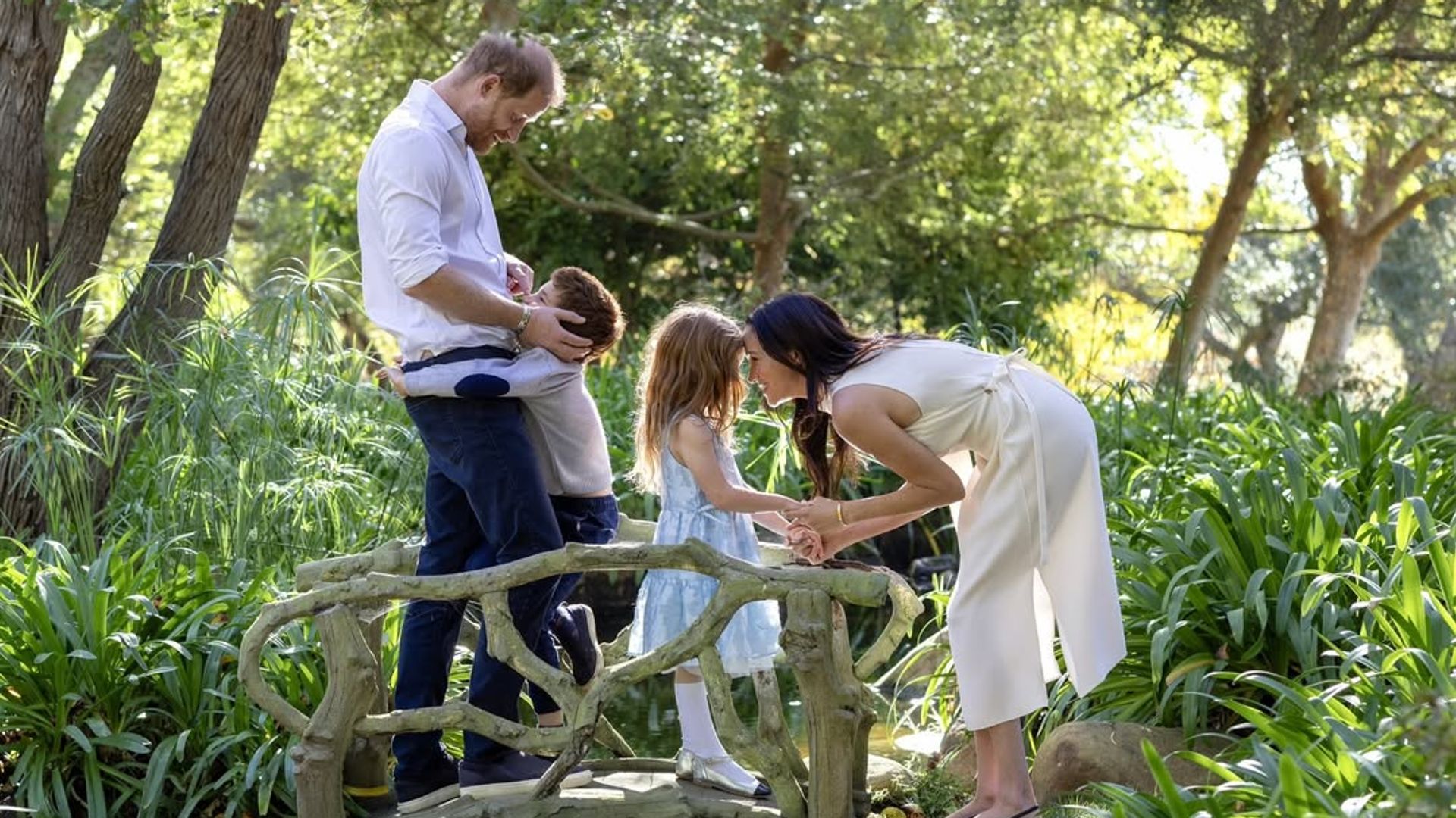 Meghan y Harry junto a sus dos hijos