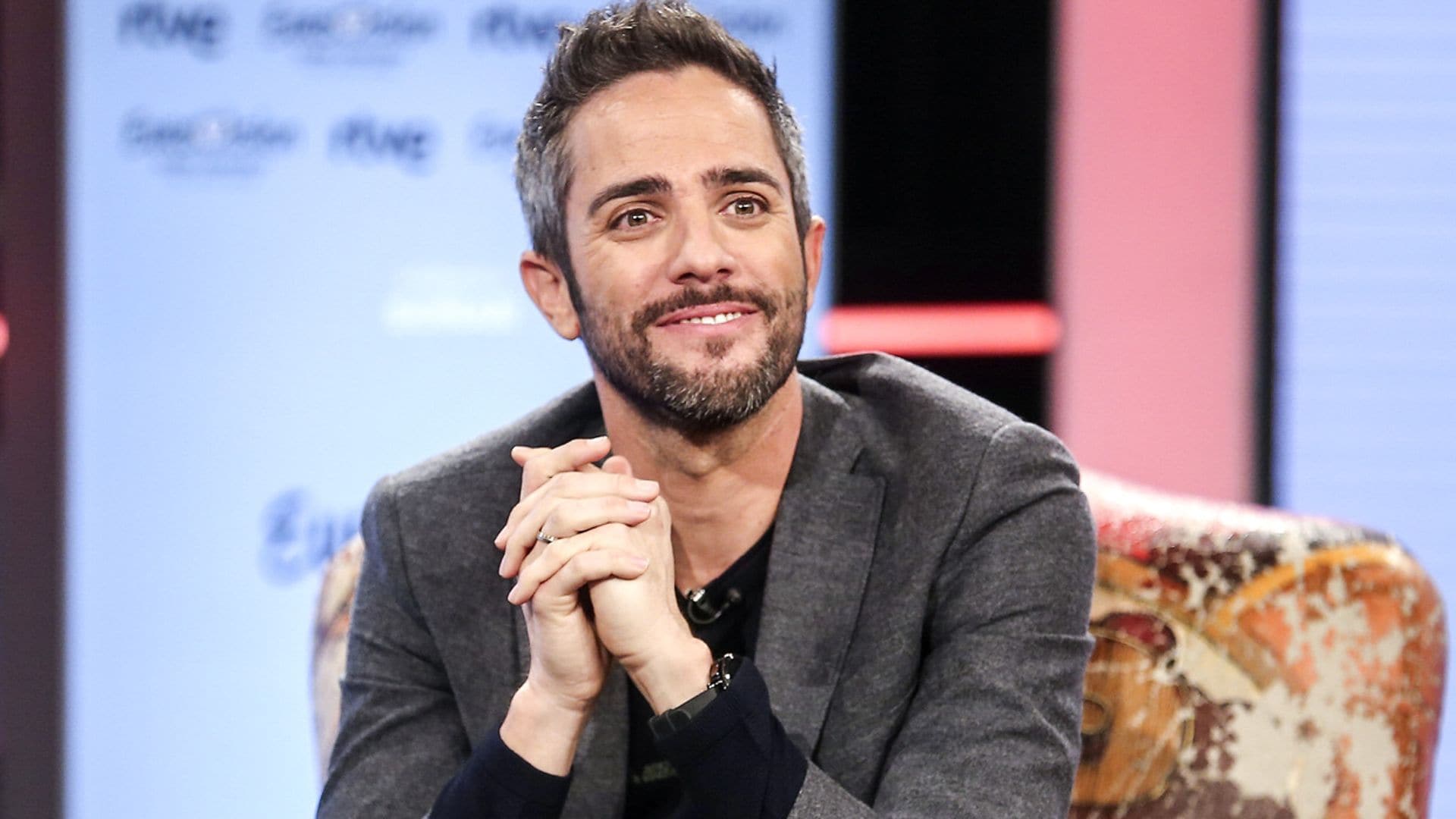 '¡Amor puro!' Roberto Leal comparte la foto más bonita de su hija Lola con su hermano recién nacido
