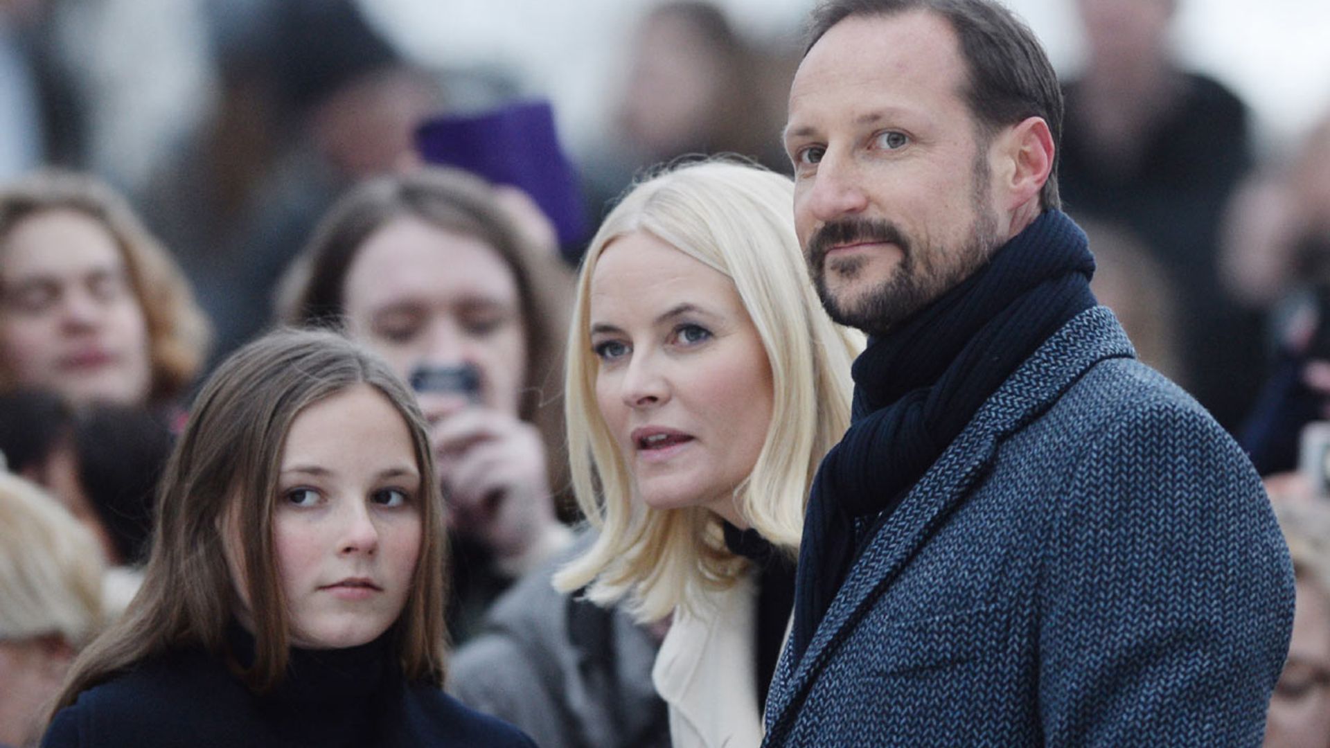 Año de nieves... ¿año de bienes? El susto navideño de Mette Marit de Noruega en plena montaña