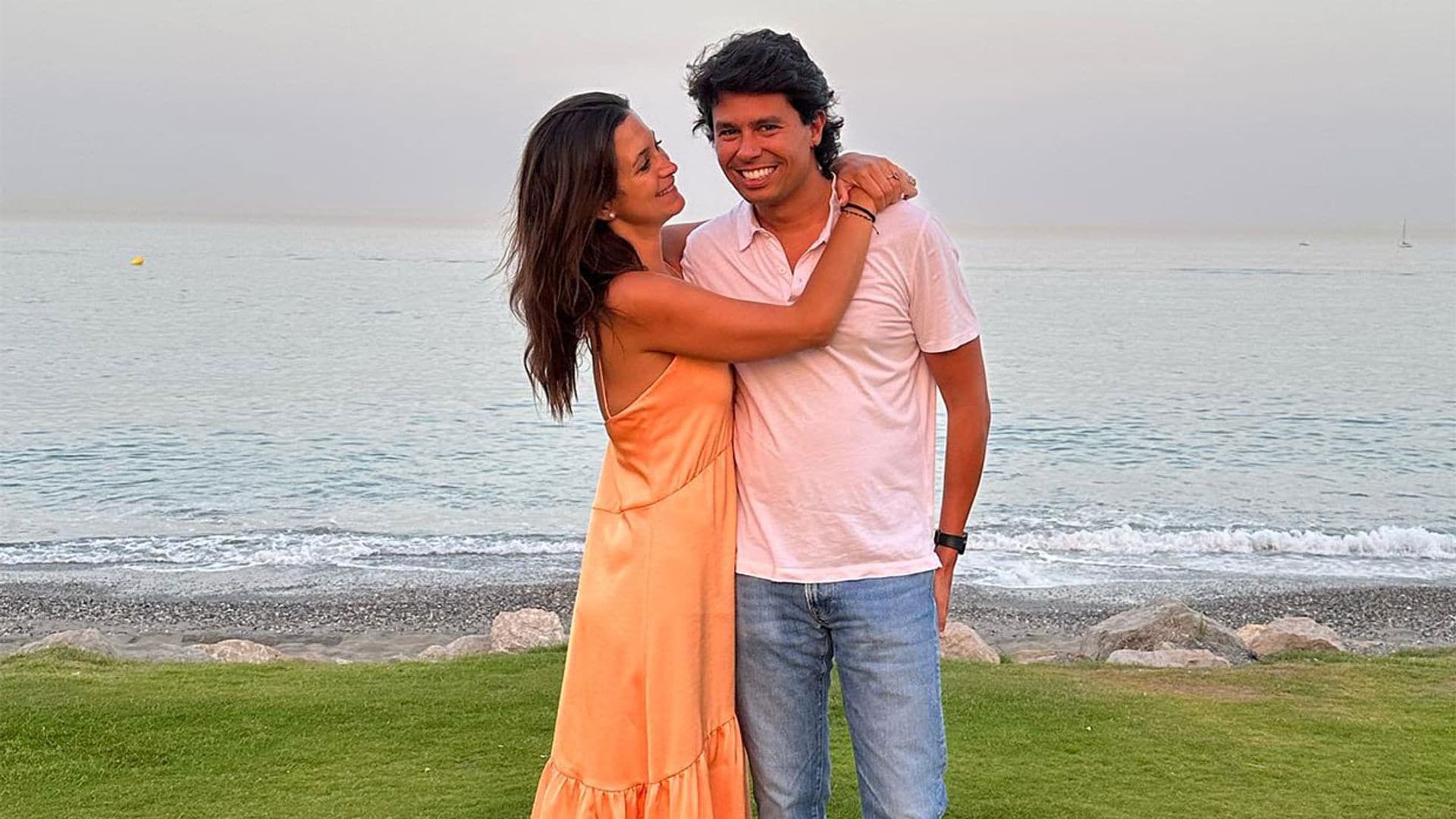 Del 'brunch' de Isabel Preysler a Sotogrande, el viaje 'express' de Álvaro Castillejo y Cristina Fernández en su aniversario de boda