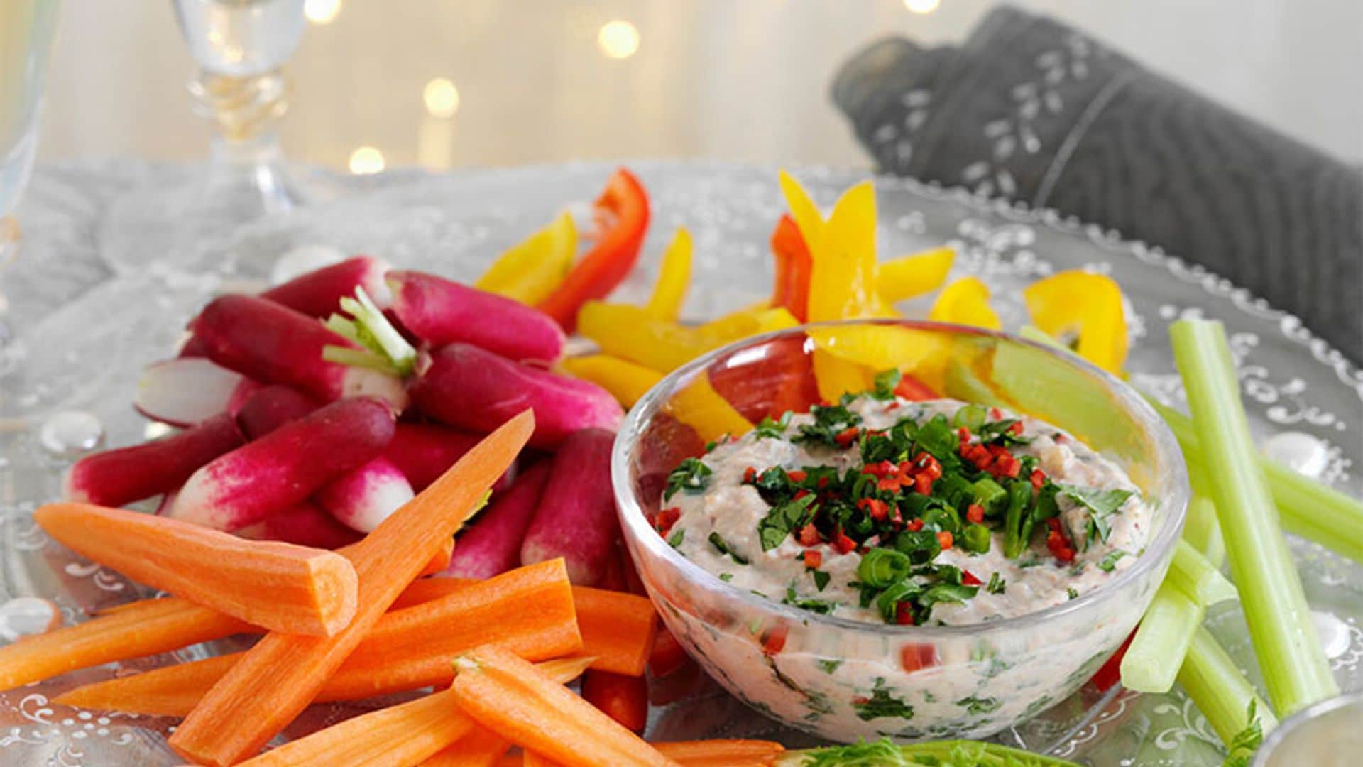 Crudités con humus picante de alubias blancas