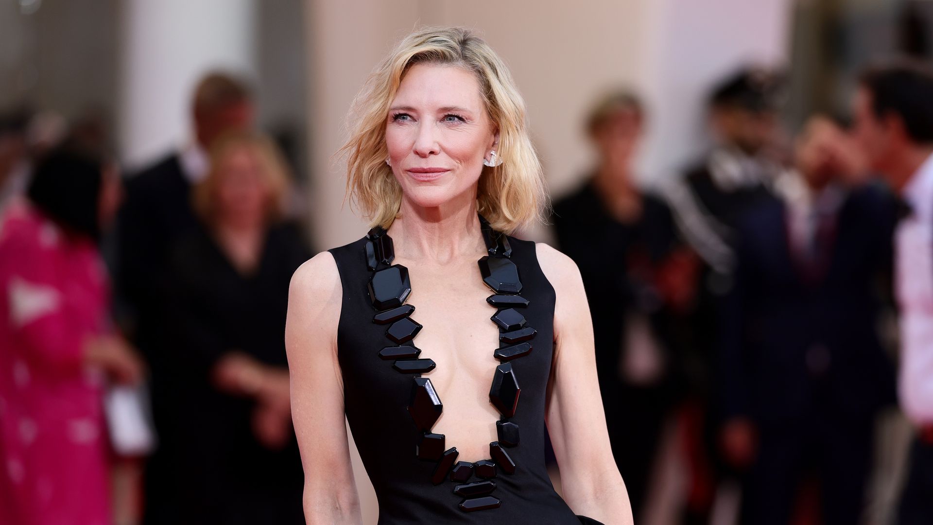 Cate Blanchett se corona como la reina de la moda consciente reutilizando una imponente silueta