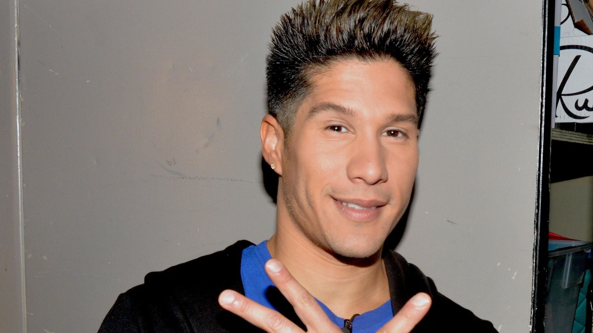 Chyno Miranda es trasladado a clínica privada, ya que se encontraba en ‘precarias condiciones’