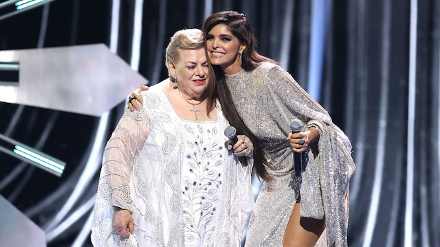 Paquita la del Barrio y Ana Bárbara en los Premios Billboard de la Música Latina de 2021.