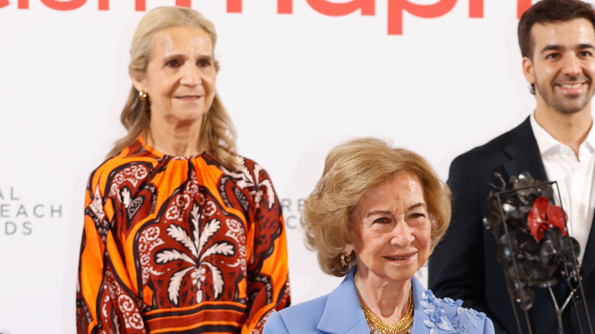 La reina Sofía con la infanta Elena en los Premios de la Fundación Mapfre el 6 de octubre de 2026