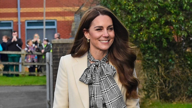 Kate Middleton visitas por Gales