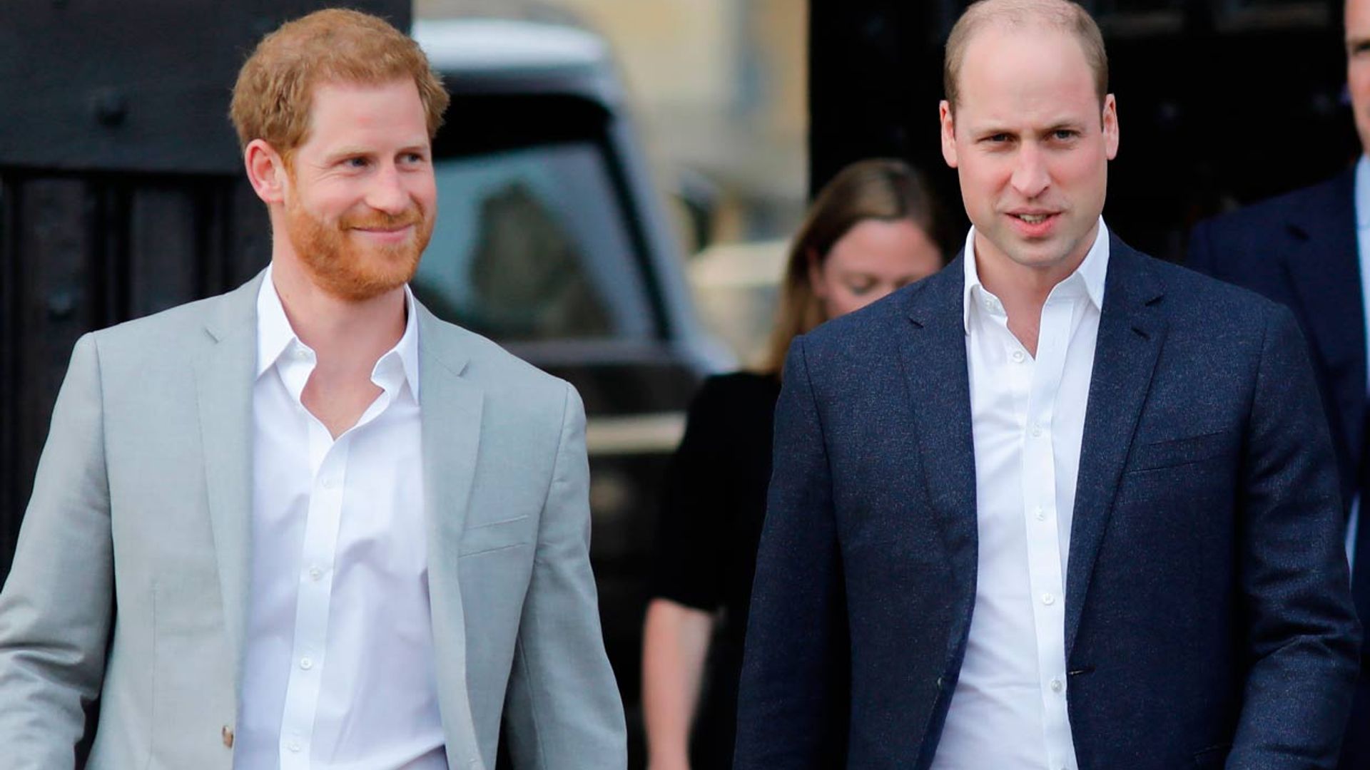 El príncipe Harry retoma el contacto con su hermano tras mudarse a Los Ángeles