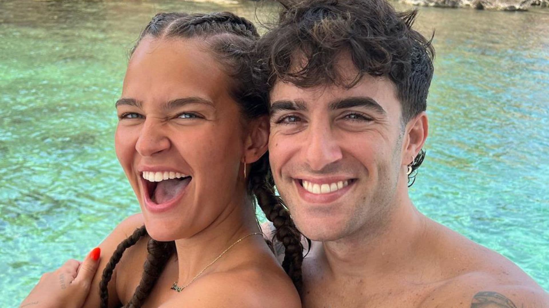 La historia de amor de Laura Escanes y Álvaro de Luna: del flechazo inicial a su momentazo en el escenario cantando juntos