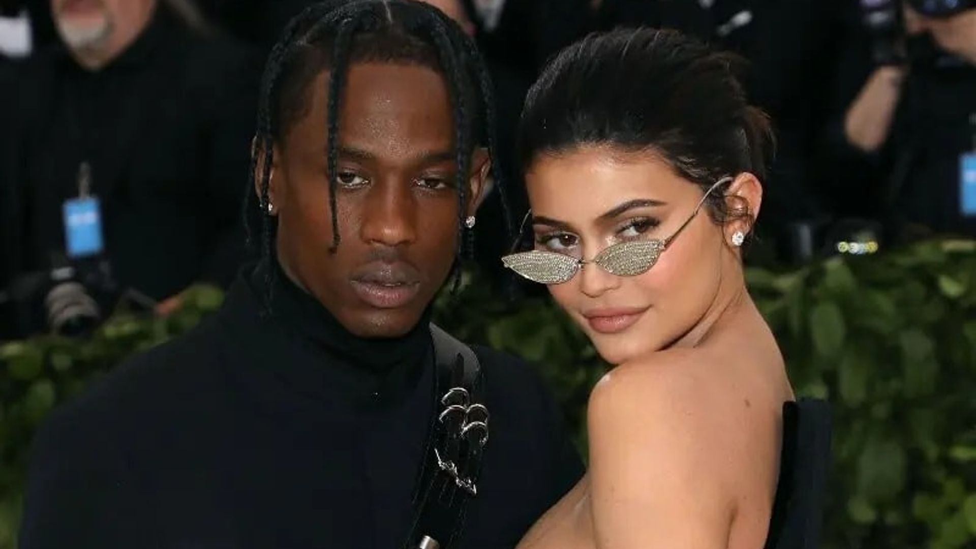 Reportan que Kylie Jenner y Travis Scott  'están 100% juntos' tras haberse puesto en entredicho su relación