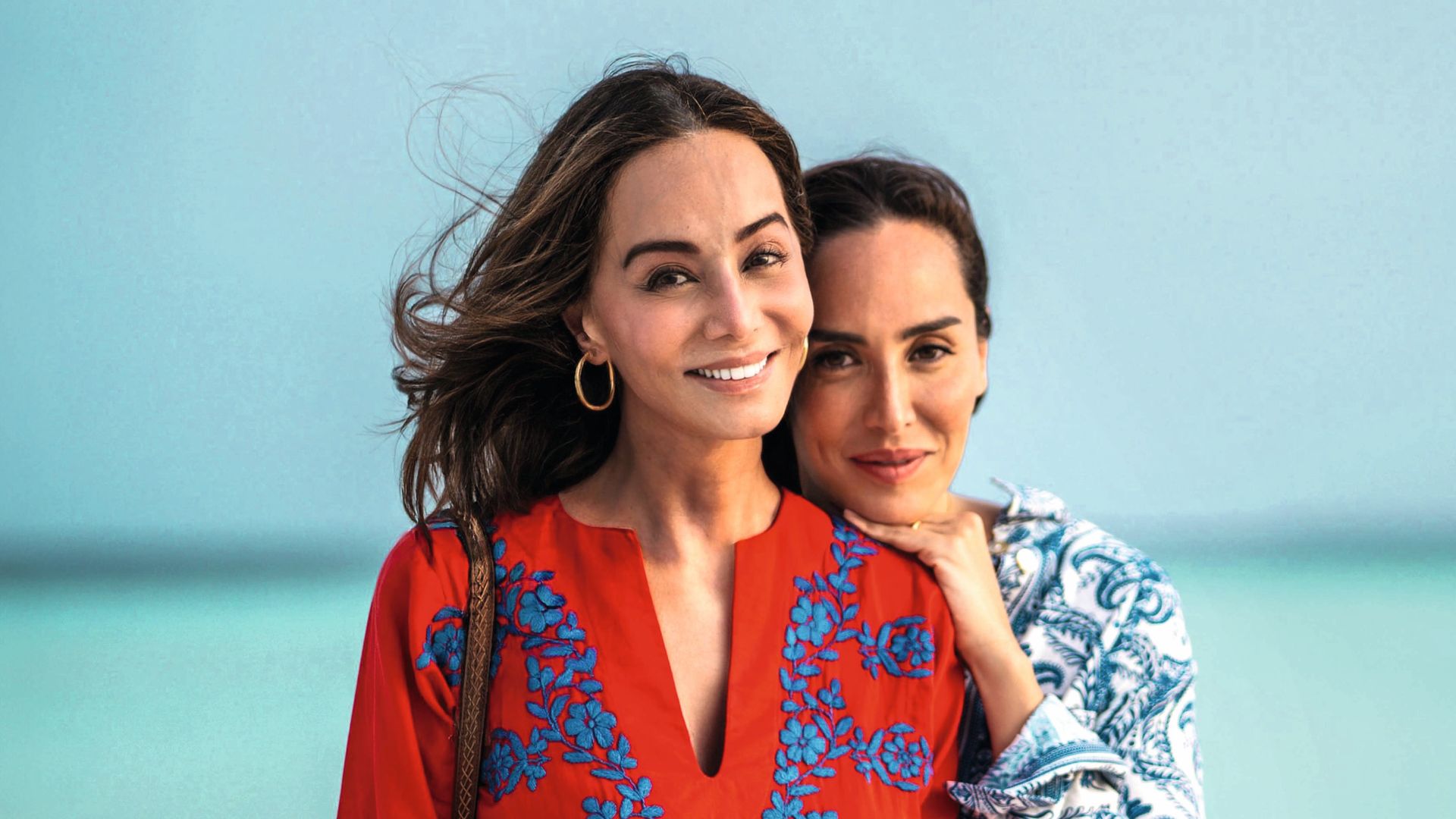 Isabel Preysler y Tamara falcó abrazadas