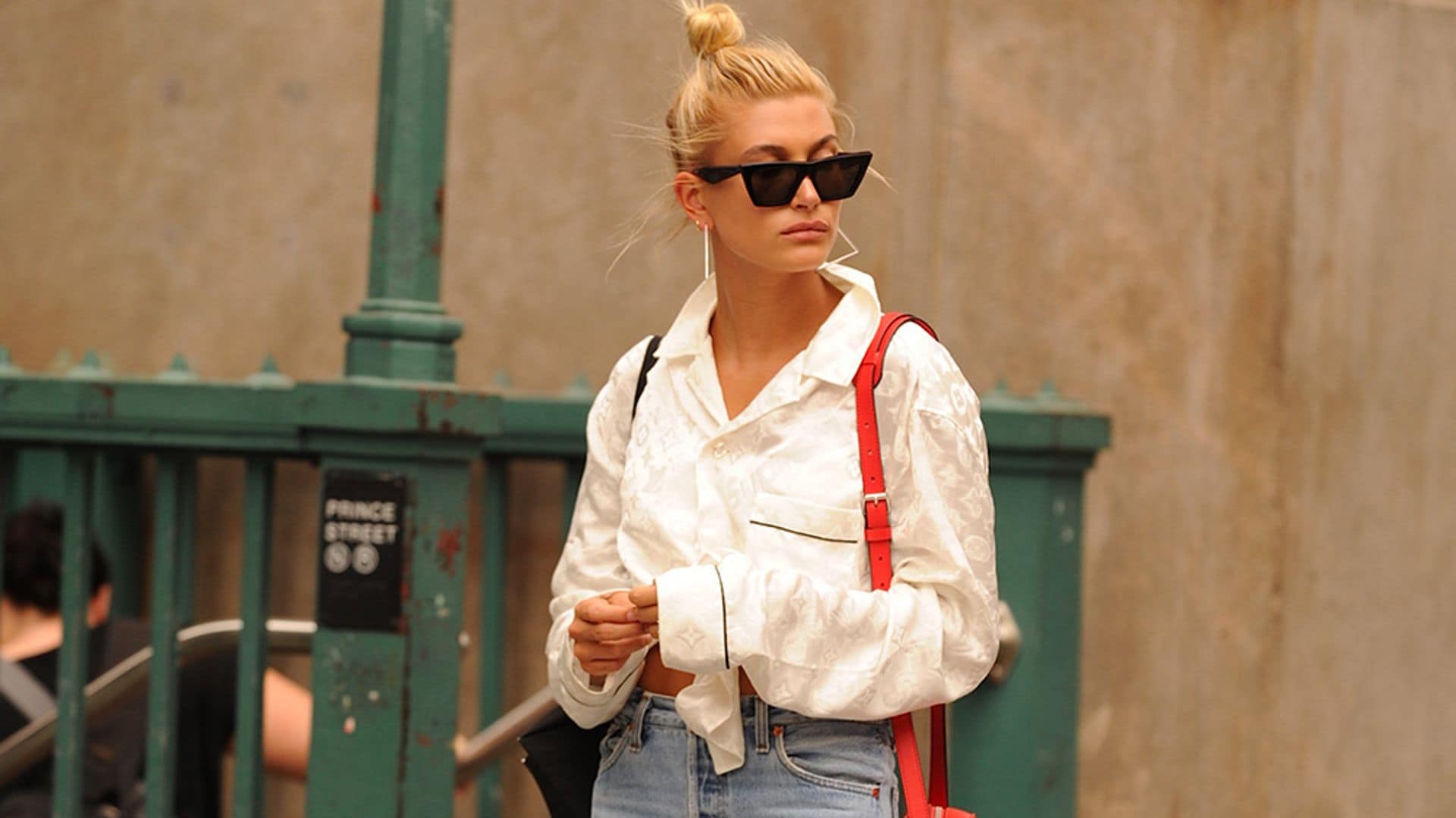 Triunfa sin esfuerzo gracias a los looks sencillos con vaqueros inspirados en las 'celebrities'