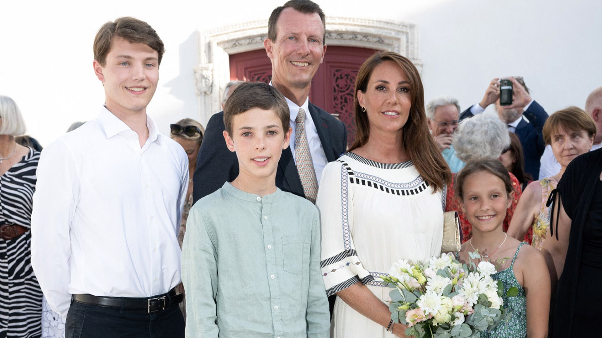 El conde Henrik, nieto de la reina Margarita, recibirá la Confirmación antes de mudarse y habrá una gran ausencia