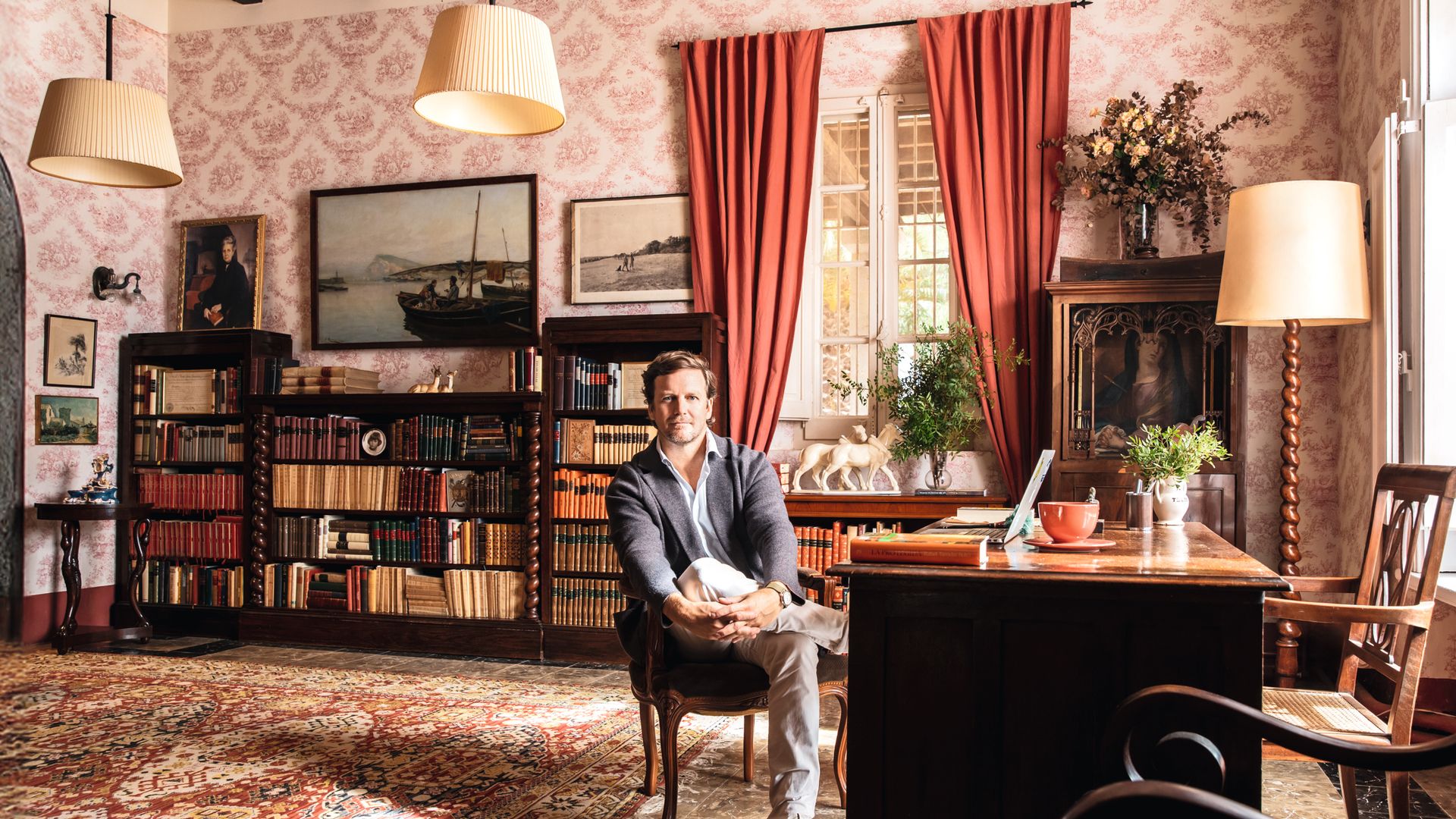 El escritor Rafa Tarradas Bultó y su madre, Lucía Sagnier nos invitan a conocer su Masía en el Penedés