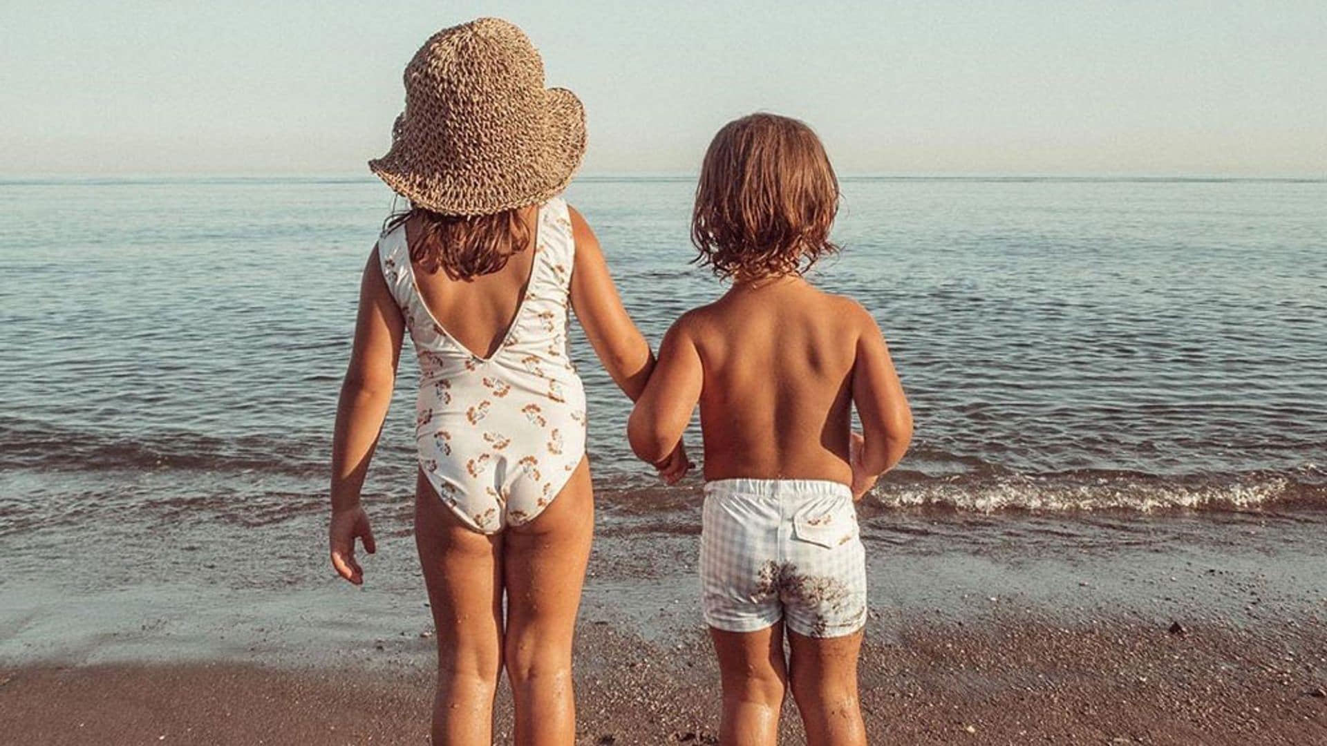 Todo lo que necesitas para que tu pequeño aprenda a nadar y disfrute en el agua con total seguridad