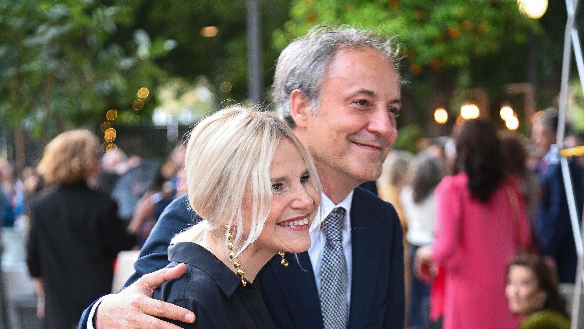Eugenia Martínez, pasión en El Rocío con su beso a Narcís Rebollo: "Siempre contigo"