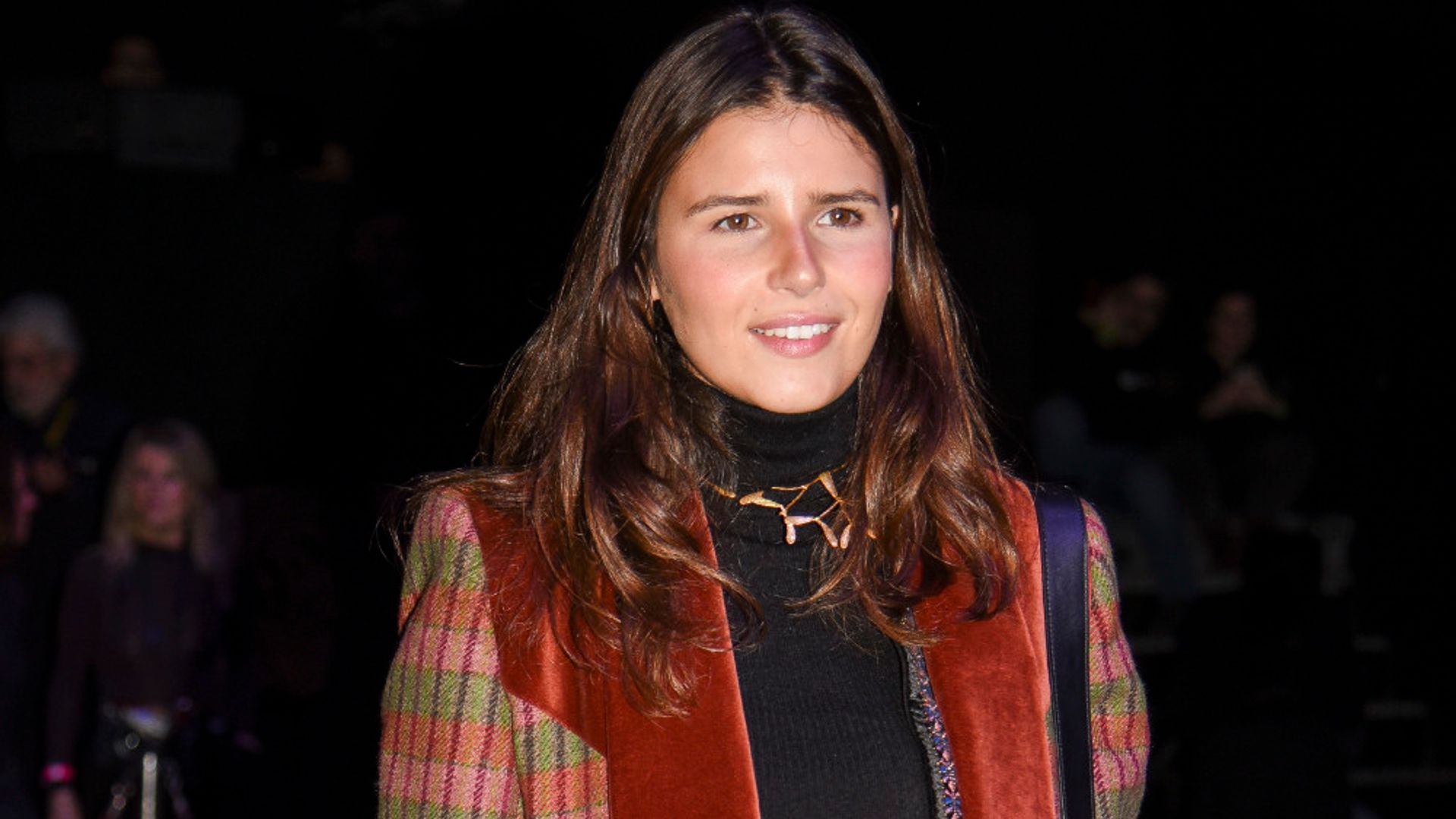 El abrigo 'made in Spain' de Cayetana Rivera que ha puesto de acuerdo a actrices, aristócratas y 'celebrities'