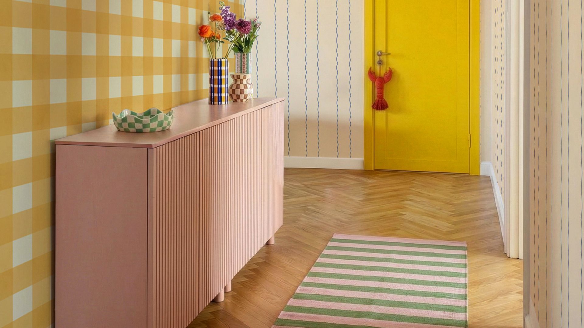 Ni minimalismo ni todo beige: la nueva tendencia deco quiere casas vividas, coloristas y personales