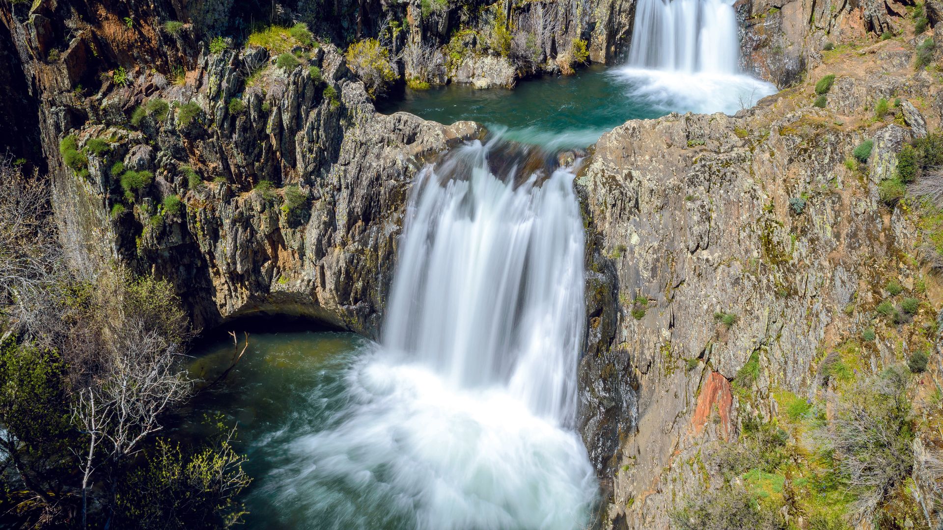 6 cascadas cerca de Madrid perfectas para disfrutar y refrescarte