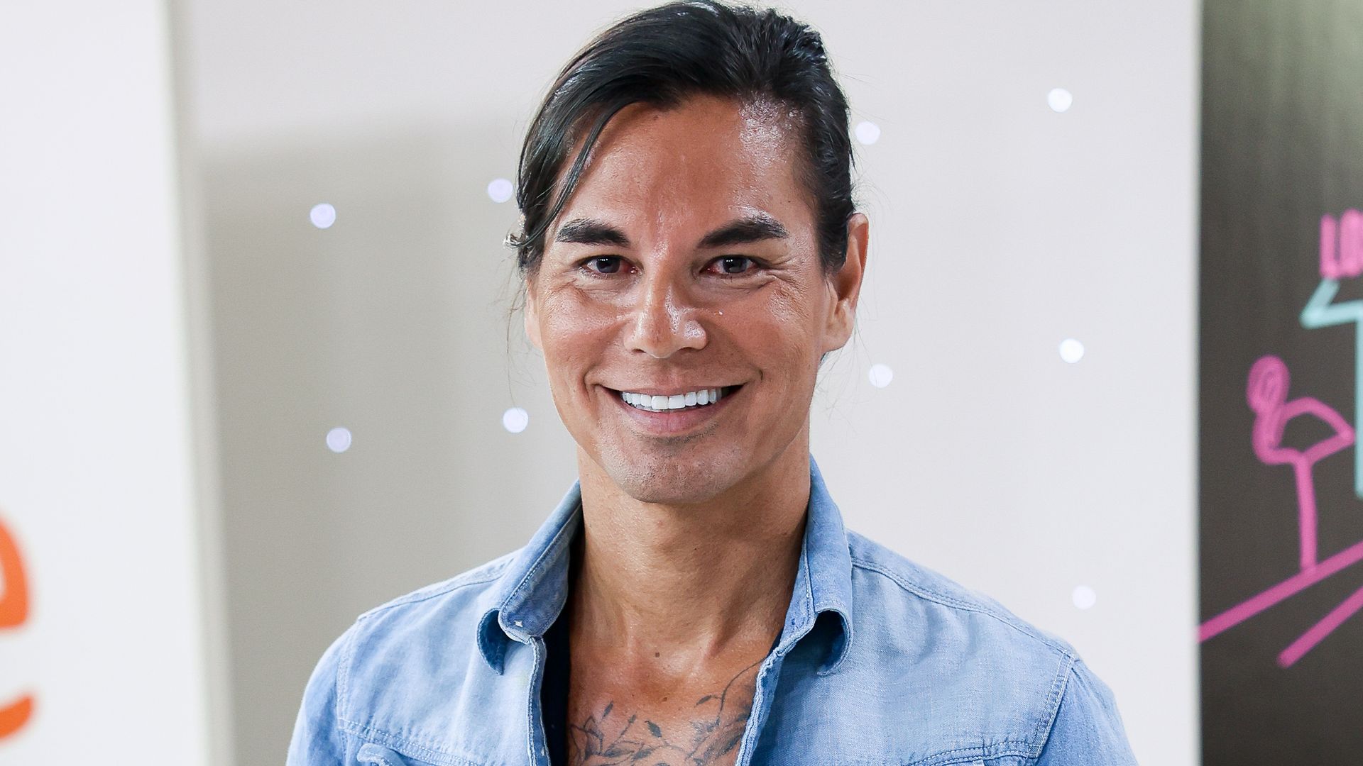 Julio Iglesias Jr. en la presentación de su programa "Los Iglesias. Hermanos A La Obra".