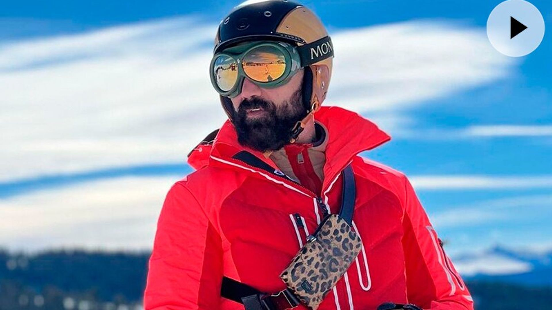 El Potrillo disfruta con Karla Laveaga sus románticas vacaciones invernales