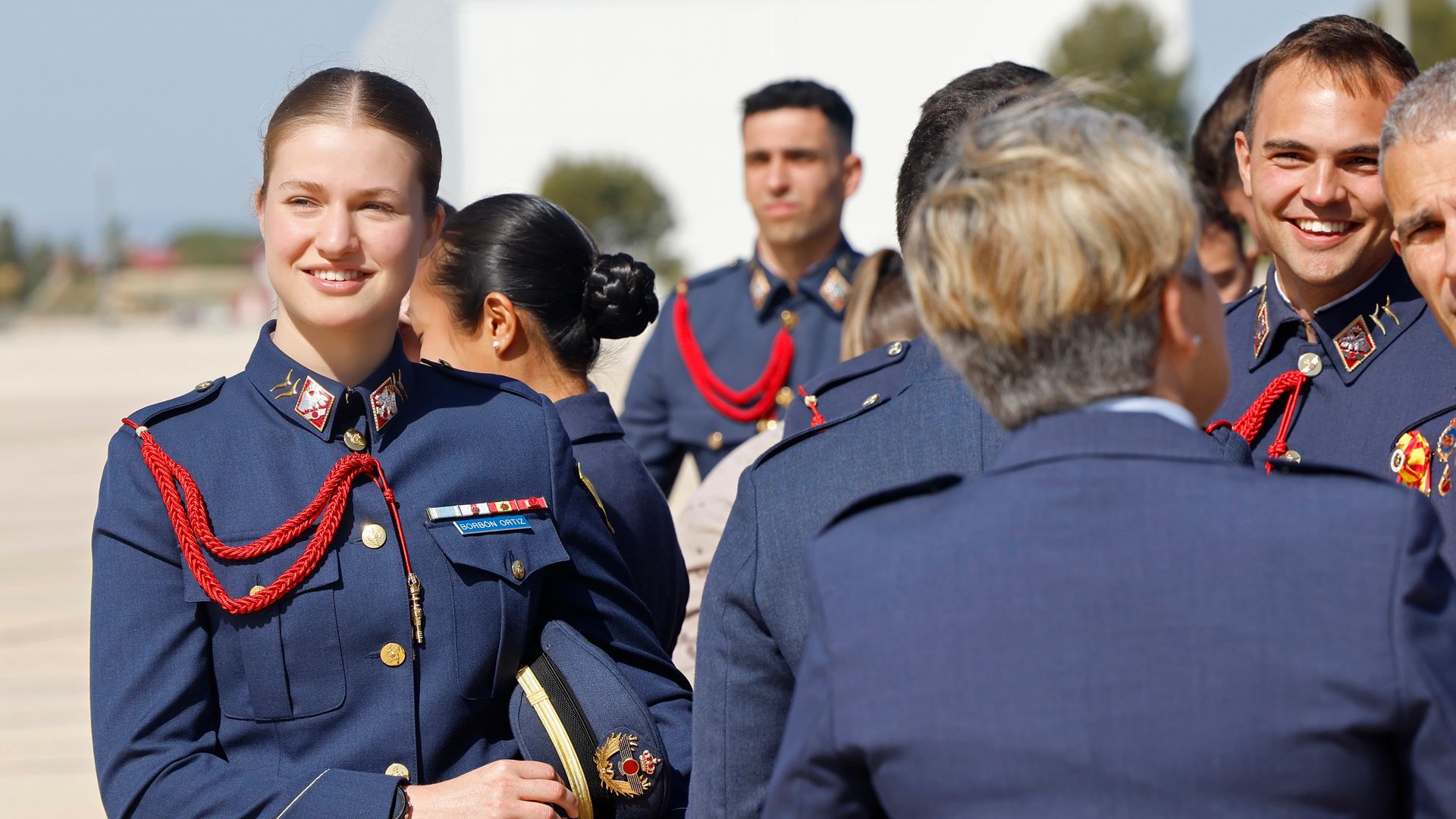 La princesa Leonor celebra el fin de curso militar en Gran Canaria: visita a la Virgen del Pino y compra mojo en Teror