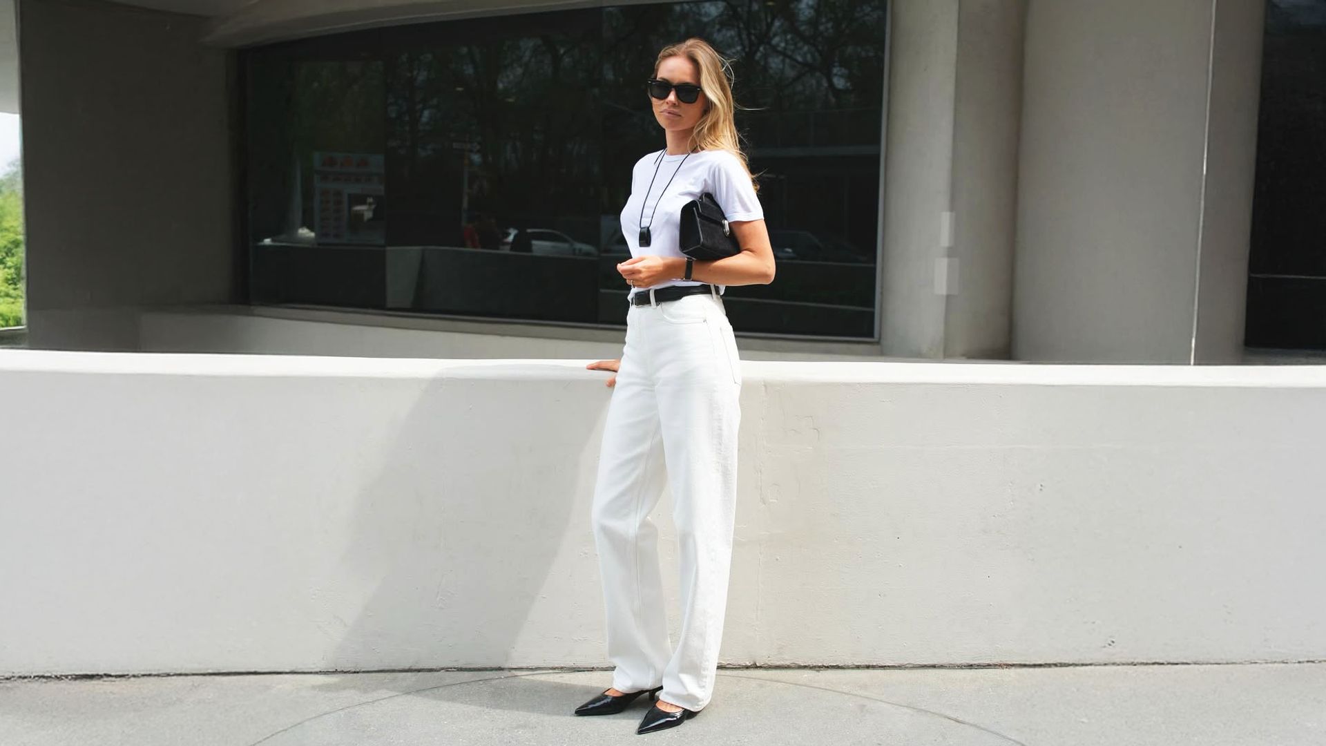 Cómo vestir de lunes a domingo con camisetas blancas e innovar cada día de la semana