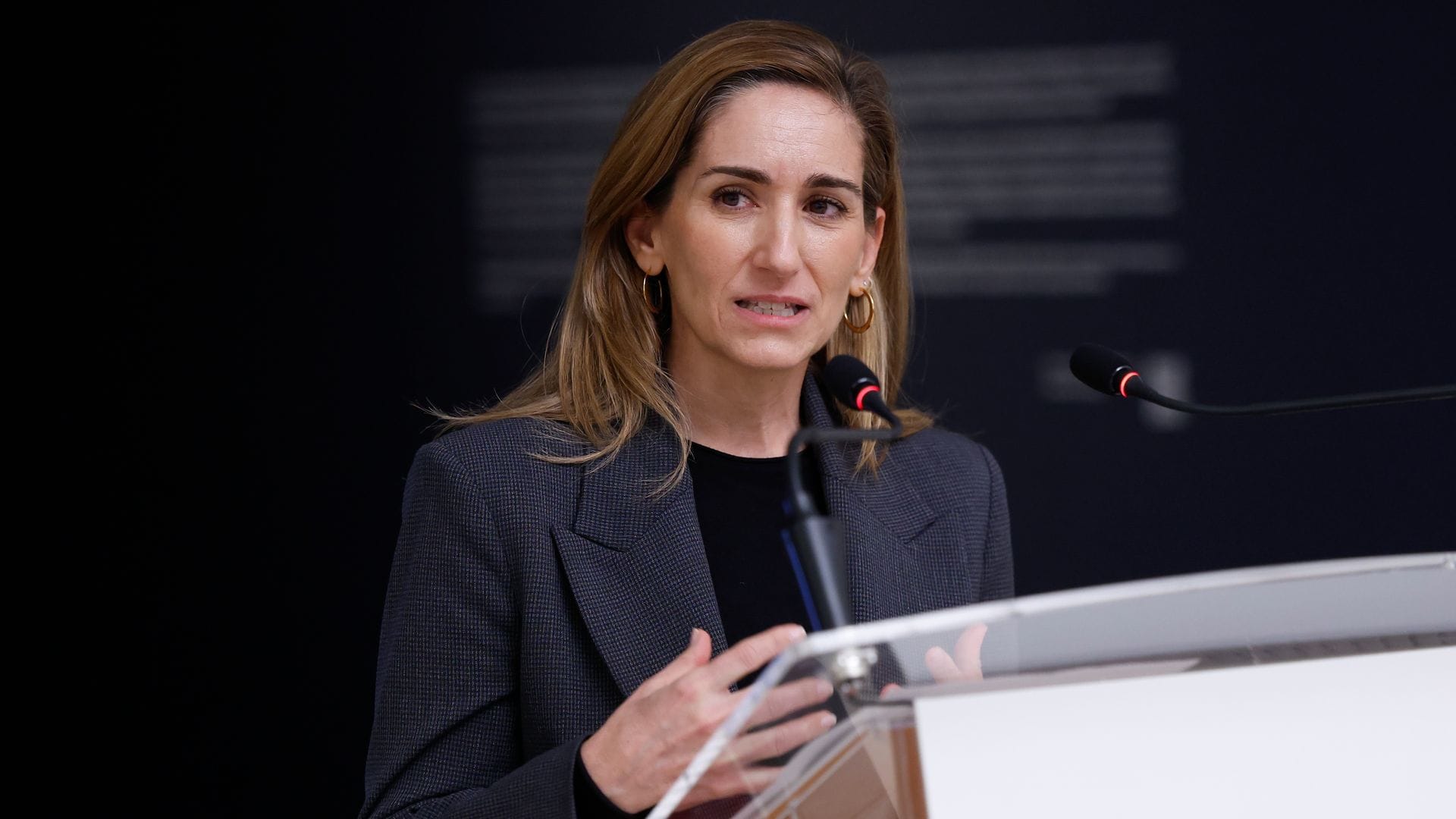 Alejandra Matos, explicando su descubrimiento