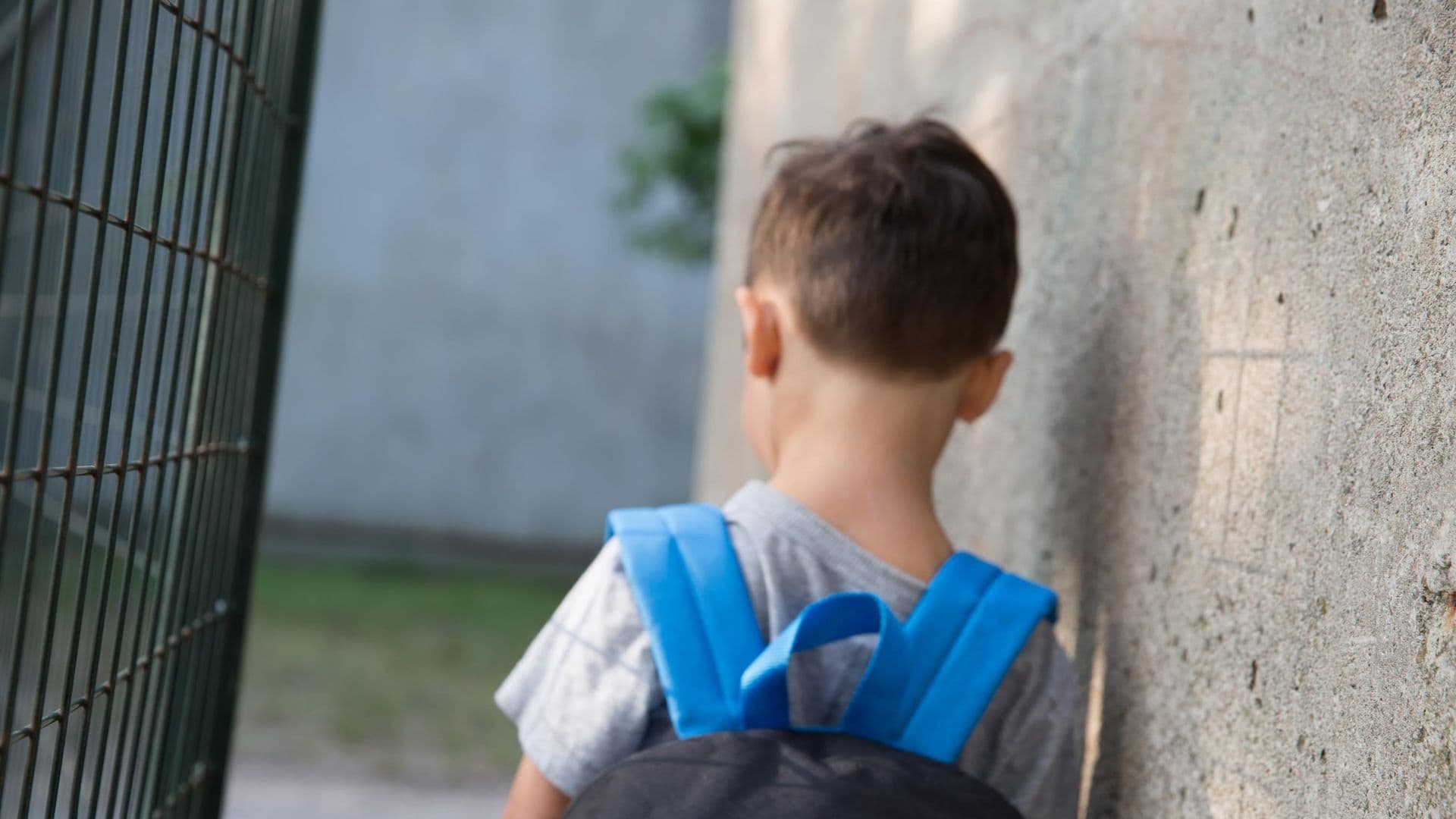 ‘Mi hijo no juega con nadie en el recreo’: ¿qué hacer para ayudarle?
