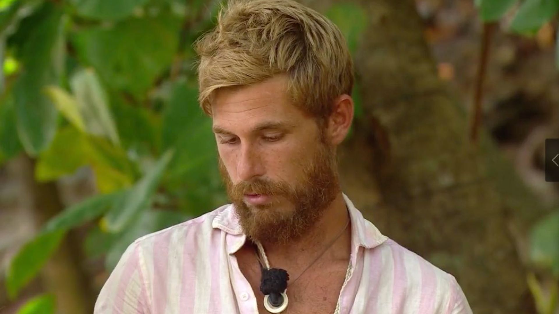 'Supervivientes': Tom Brusse hace un comprometido trato para conseguir una llamada con Sandra Pica