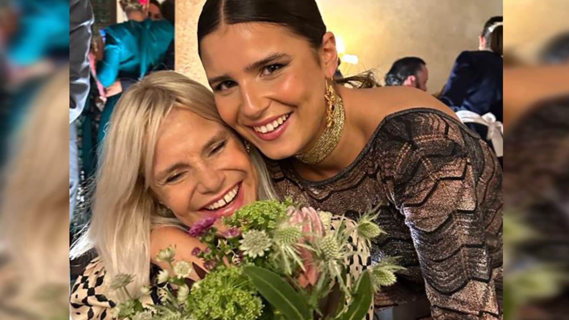 La divertida reacción de Eugenia Martínez de Irujo cuando su hija Cayetana recibe el ramo de novia en una boda