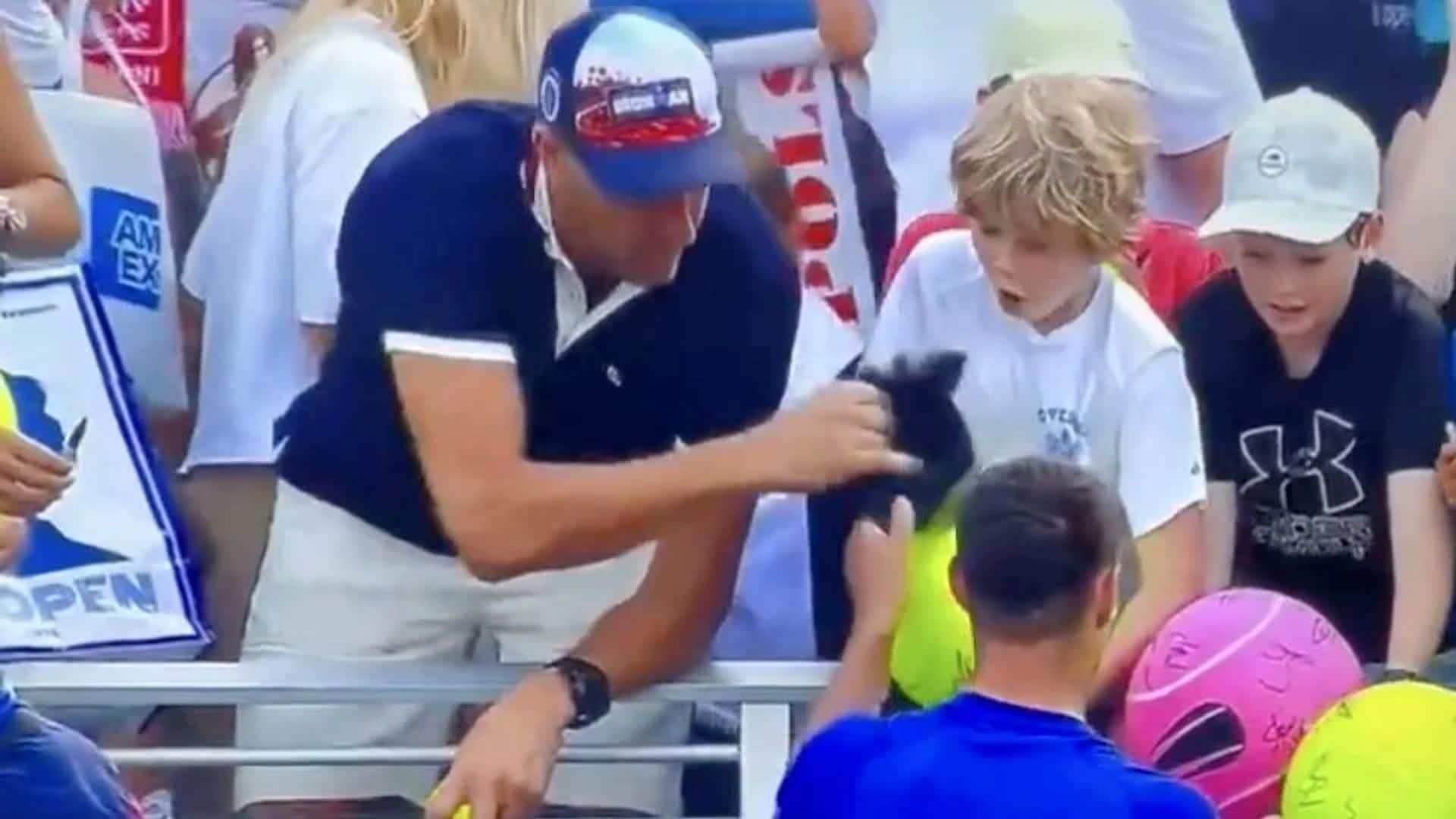 El CEO que se hizo viral por 'robarle' una gorra a un niño en el US Open rompe su silencio