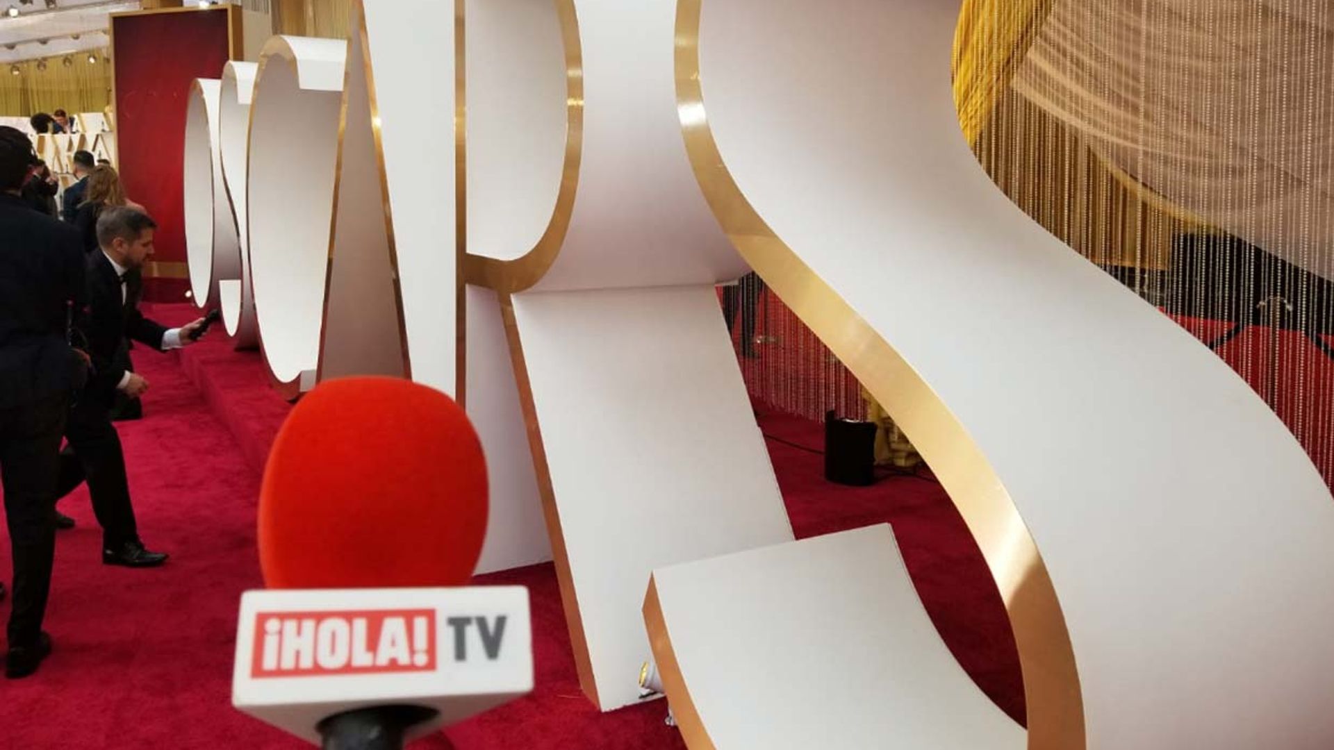 Reencuentros emocionantes, desfile de estrellas… la alfombra roja de los Oscar a través de las cámaras de ¡HOLA!