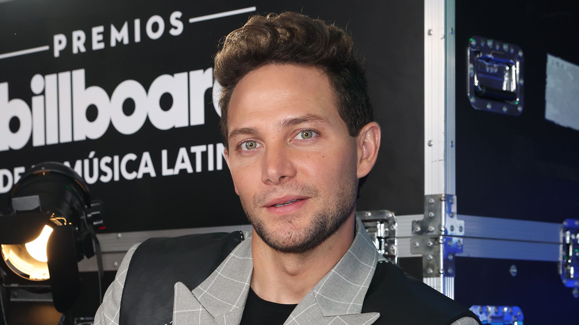 Gabriel Coronel lanza 'Chamita' junto a Nacho