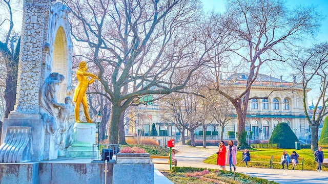 Monumento dedicado a Strauss en el Stadtpark de Viena.