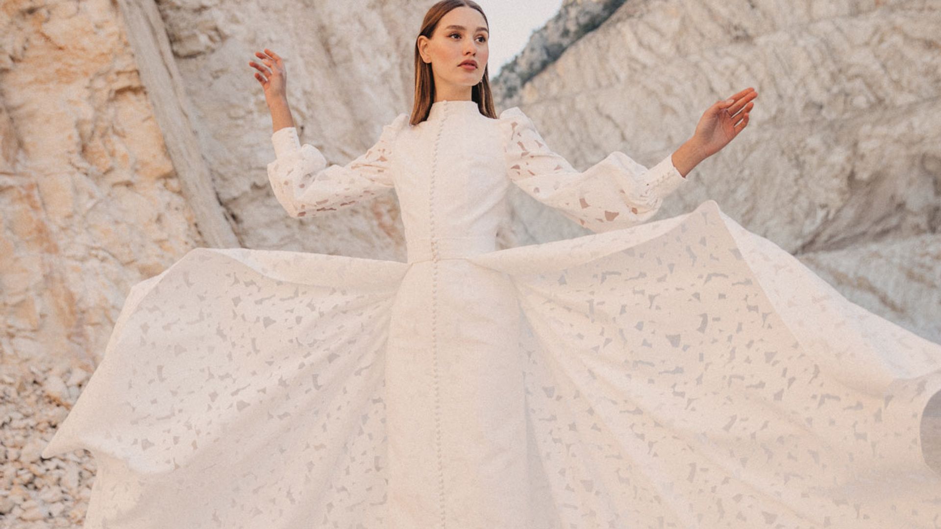 Cherubina presenta una colección para las novias que buscan vestidos vaporosos y especiales