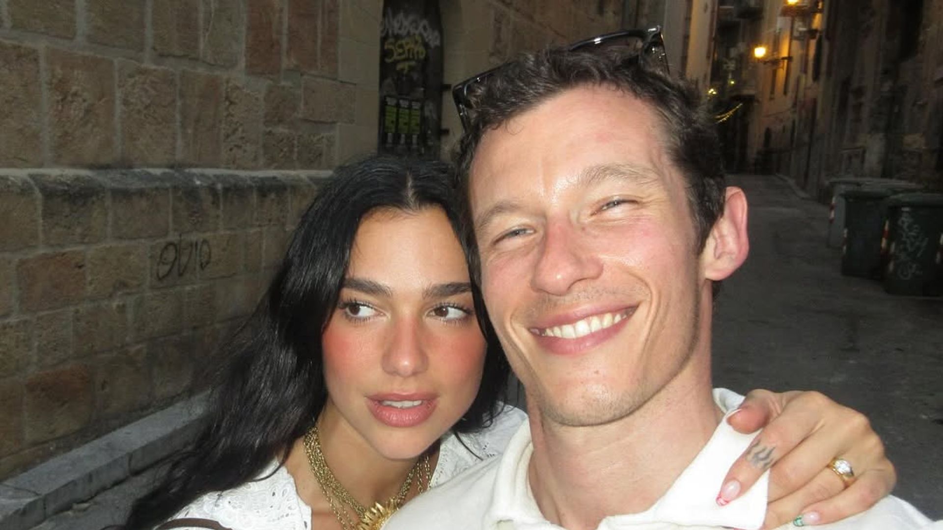 Dua Lipa y Callum Turner en Palermo