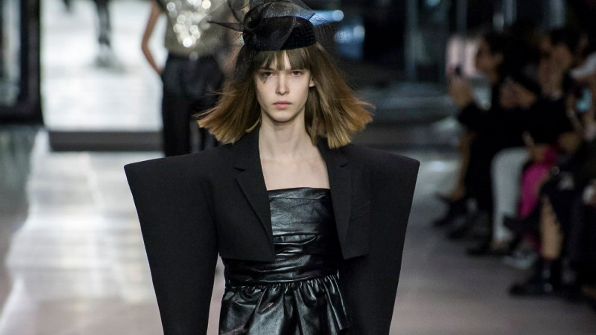 Hedi Slimane debuta para Céline y reinterpreta la estética del 'heroin chic'