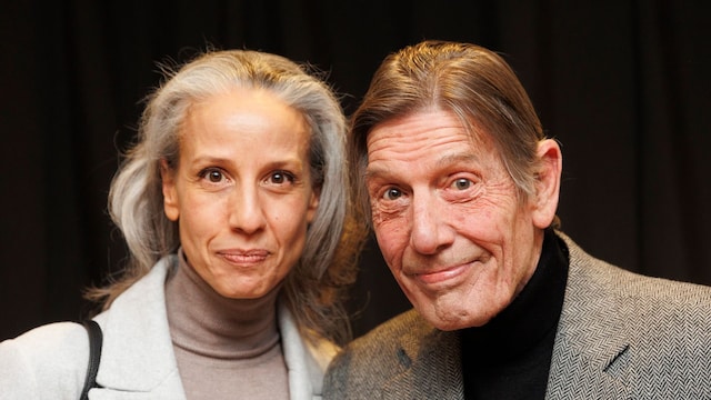 Primer plano de Alfonso Aragon 'Fofito'  y su hija Mónica Aragon en un evento