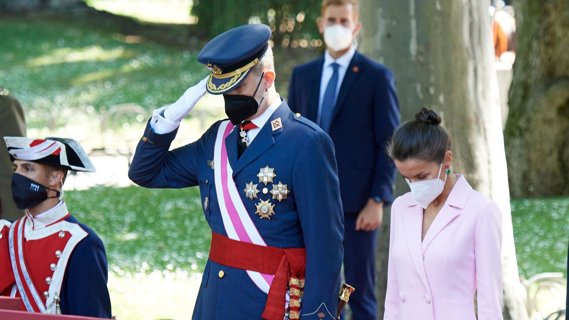 El rey Felipe VI recibe la vacuna contra el COVID-19
