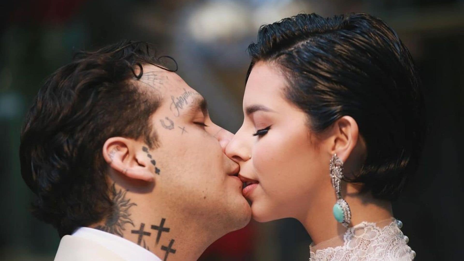 Las primeras fotos oficiales de la boda entre Ángela Aguilar y Christian Nodal