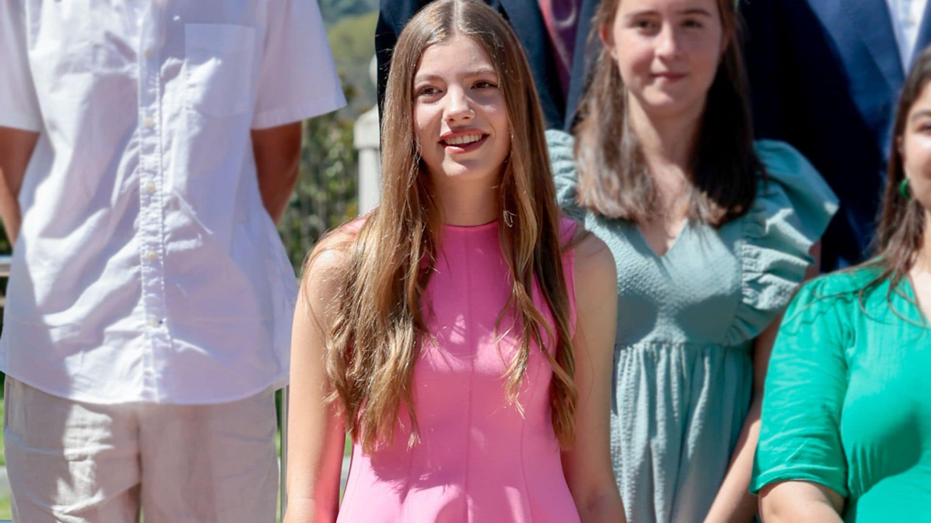 La infanta Sofía estrena un minivestido 'Barbiecore' de Sfera rebajado a 30 euros
