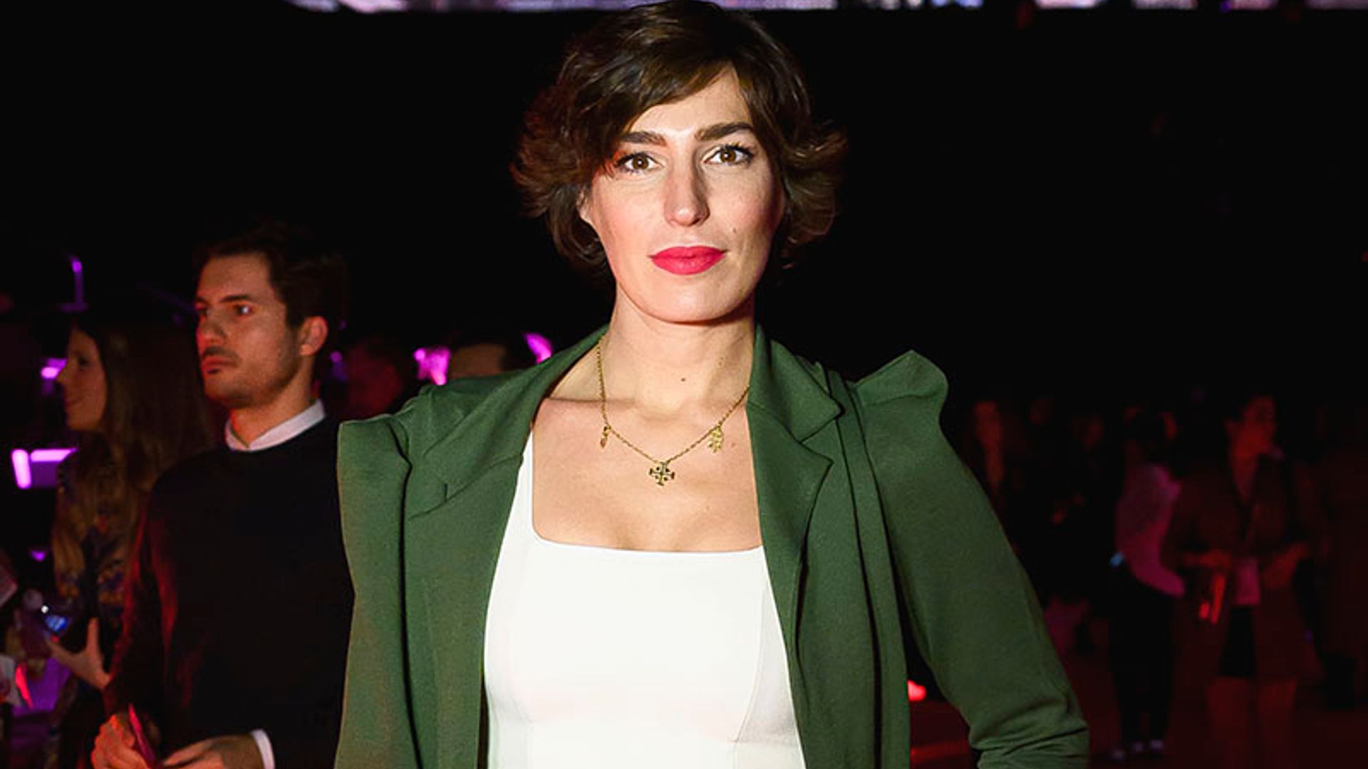 El sencillo detalle de tendencia con el que Eugenia Osborne renueva sus básicos