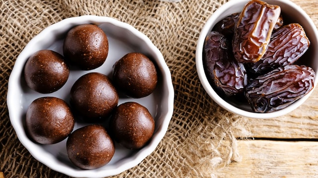 Bolitas de chocolate y dátil