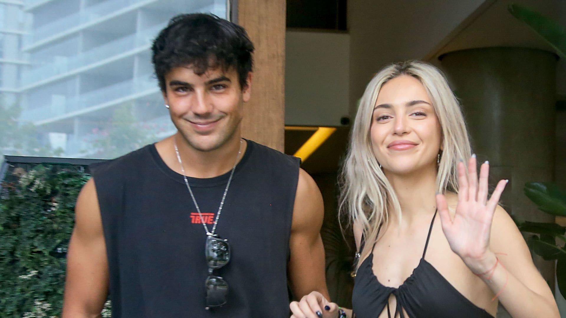 Ana Mena y Óscar Casas: las románticas fotos de la pareja del momento