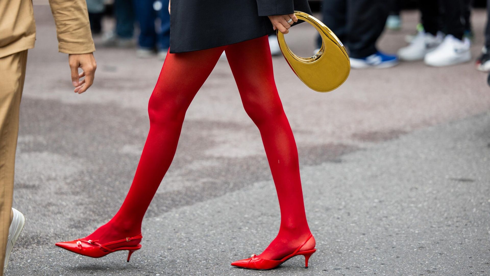 Las medias rojas: la tendencia estrella de la temporada
